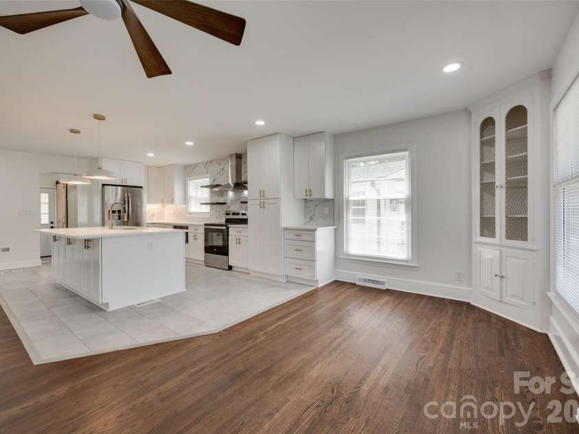 5731 Brookhaven Road, Charlotte, NC 28210.  MLS# CAR4394881, YatesRealty ID 38809. 