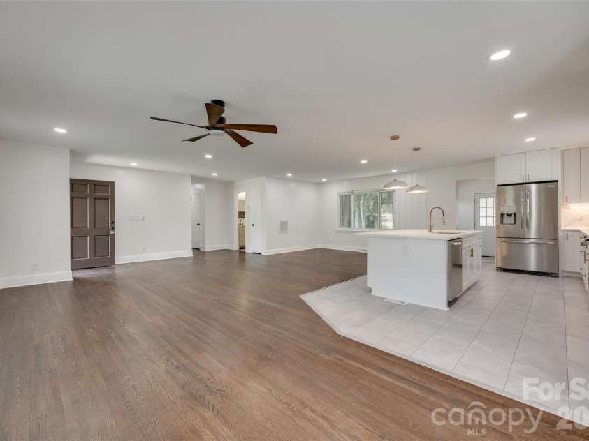 5731 Brookhaven Road, Charlotte, NC 28210.  MLS# CAR4394881, YatesRealty ID 38809. 