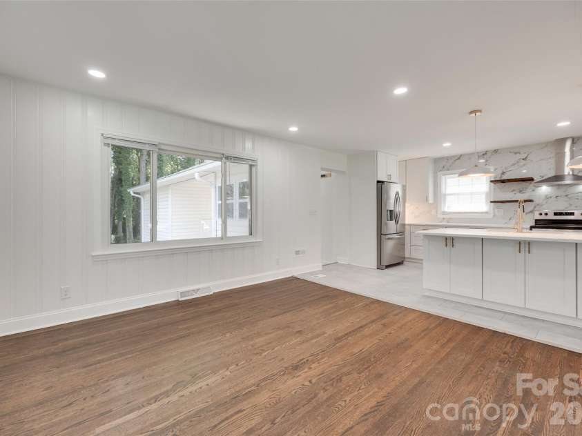 5731 Brookhaven Road, Charlotte, NC 28210.  MLS# CAR4394881, YatesRealty ID 38809. 
