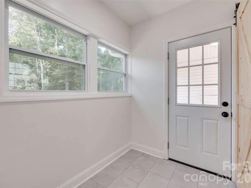 5731 Brookhaven Road, Charlotte, NC 28210.  MLS# CAR4394881, YatesRealty ID 38809. 