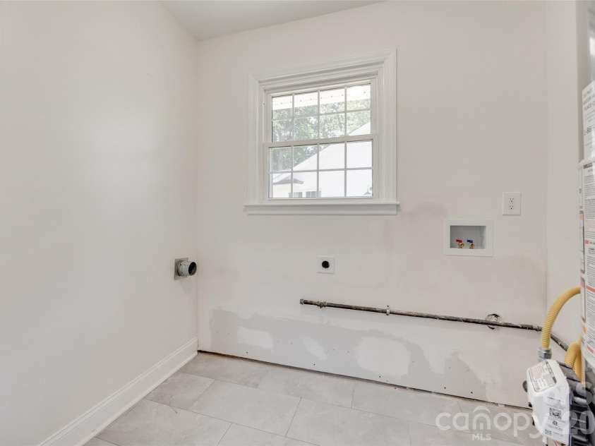 5731 Brookhaven Road, Charlotte, NC 28210.  MLS# CAR4394881, YatesRealty ID 38809. 