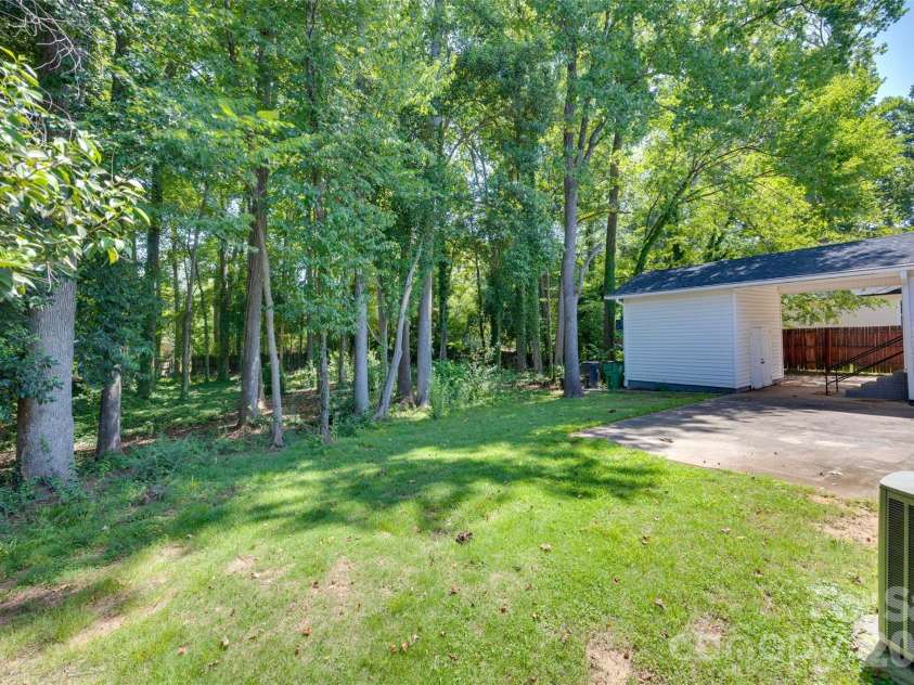5731 Brookhaven Road, Charlotte, NC 28210.  MLS# CAR4394881, YatesRealty ID 38809. 
