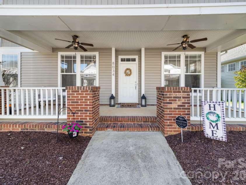 8034 Cottsbrooke Drive, Huntersville, NC 28078.  MLS# CAR4355601, YatesRealty ID 3881. 