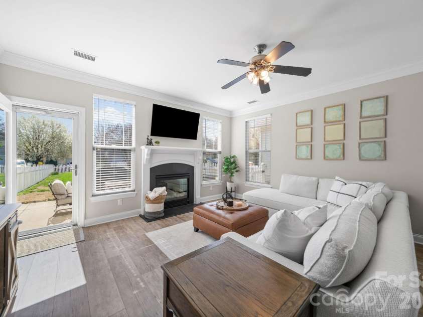 8034 Cottsbrooke Drive, Huntersville, NC 28078.  MLS# CAR4355601, YatesRealty ID 3881. 
