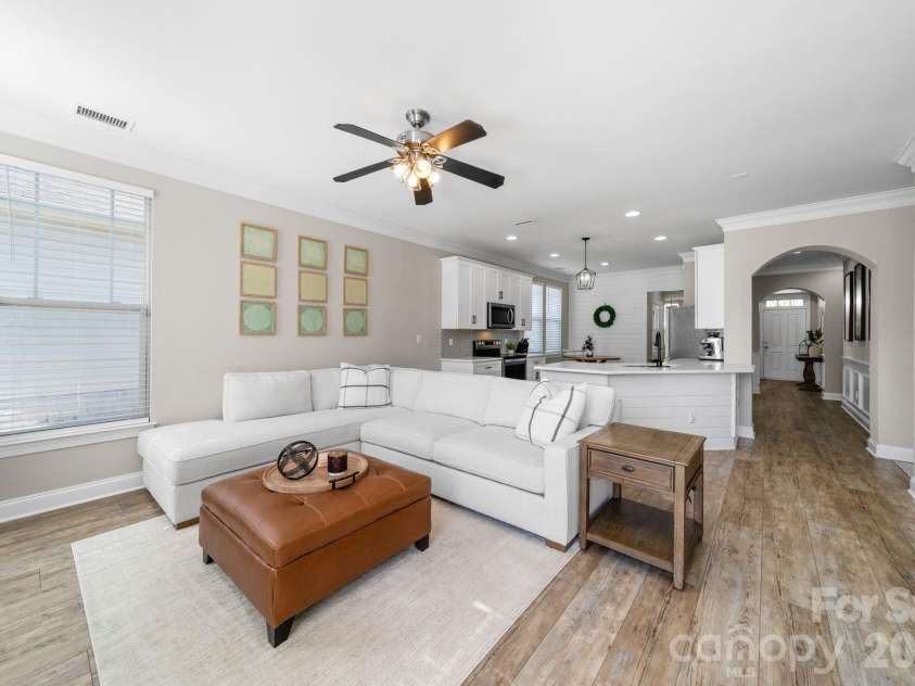 8034 Cottsbrooke Drive, Huntersville, NC 28078.  MLS# CAR4355601, YatesRealty ID 3881. 