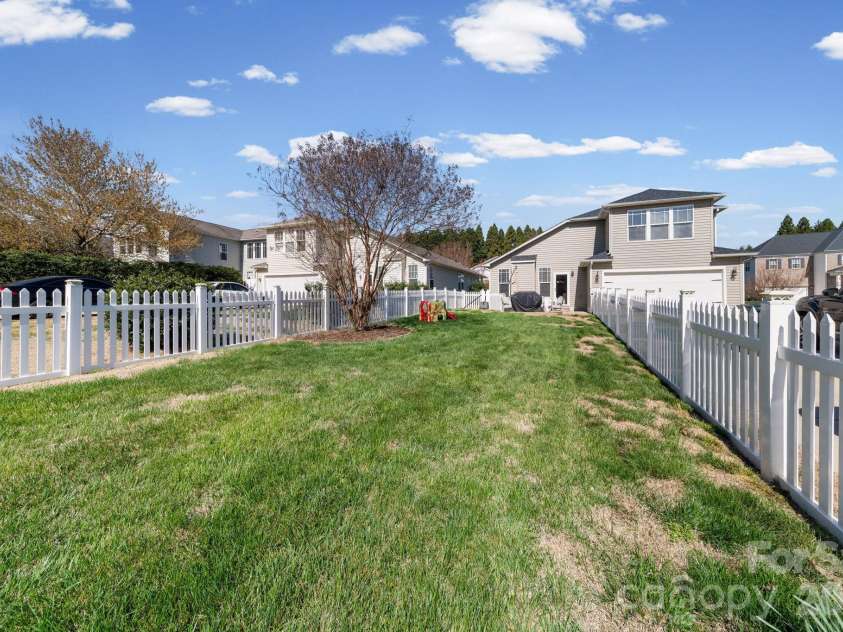 8034 Cottsbrooke Drive, Huntersville, NC 28078.  MLS# CAR4355601, YatesRealty ID 3881. 