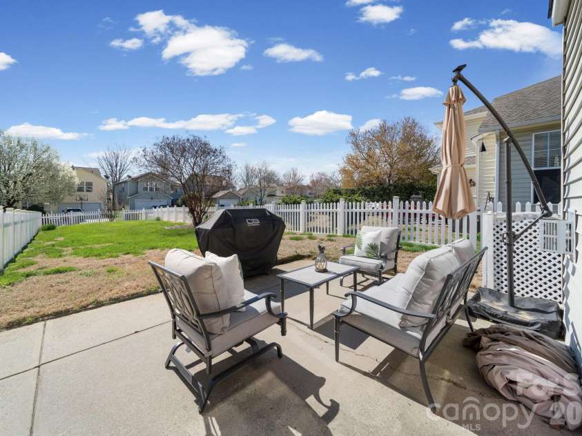8034 Cottsbrooke Drive, Huntersville, NC 28078.  MLS# CAR4355601, YatesRealty ID 3881. 