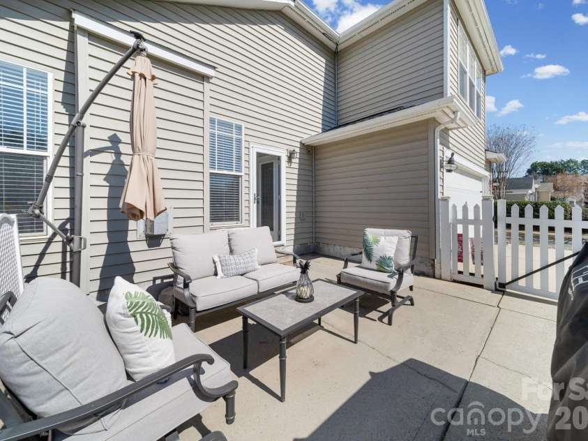 8034 Cottsbrooke Drive, Huntersville, NC 28078.  MLS# CAR4355601, YatesRealty ID 3881. 