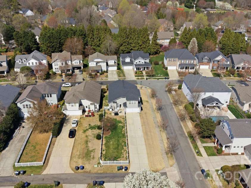 8034 Cottsbrooke Drive, Huntersville, NC 28078.  MLS# CAR4355601, YatesRealty ID 3881. 