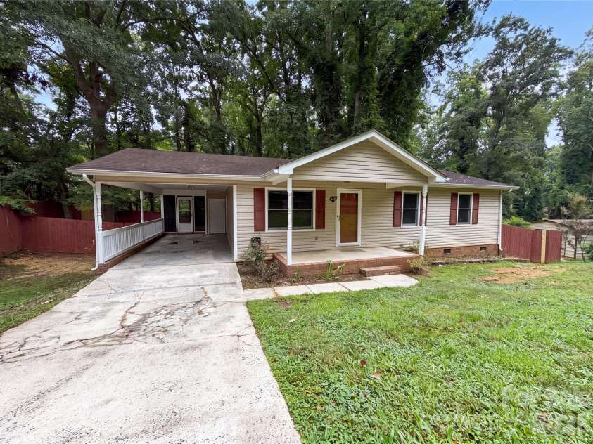 203 Park Drive, Kings Mountain, NC 28086.  MLS# CAR4405539, YatesRealty ID 38810. 