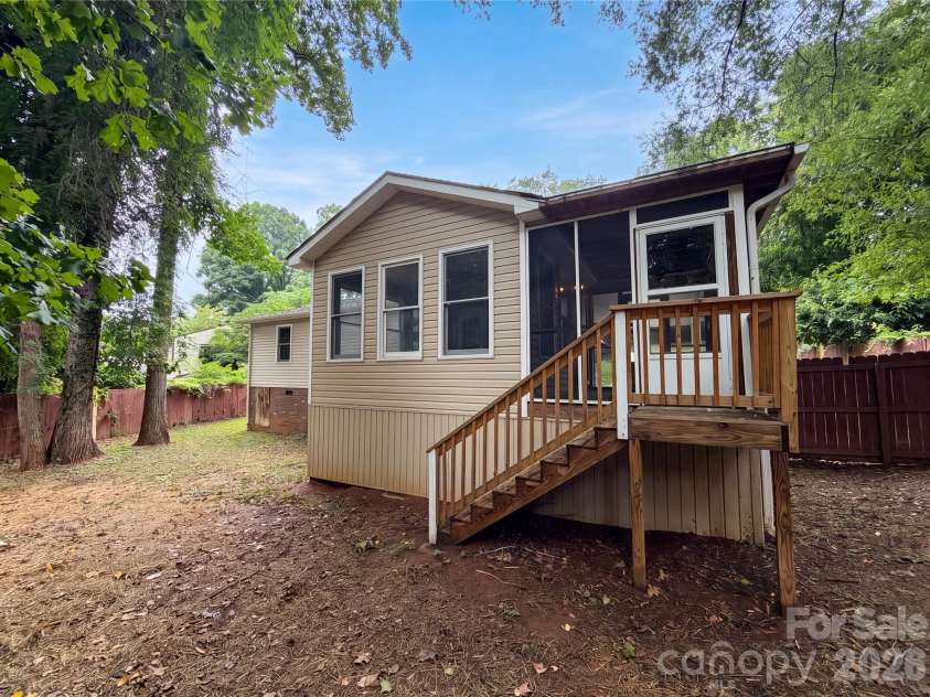 203 Park Drive, Kings Mountain, NC 28086.  MLS# CAR4405539, YatesRealty ID 38810. 