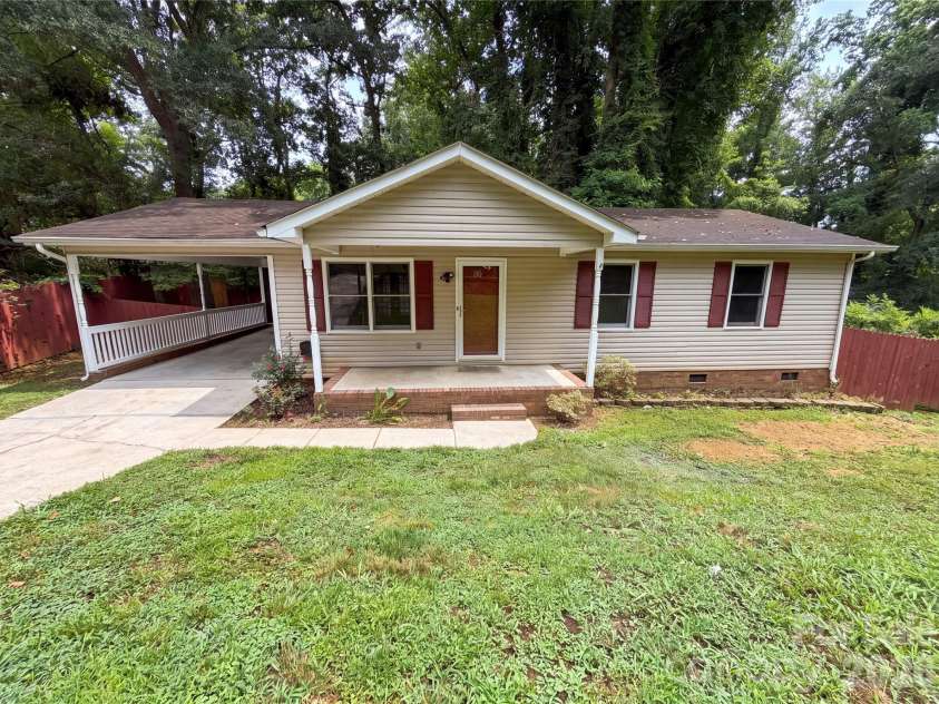 203 Park Drive, Kings Mountain, NC 28086.  MLS# CAR4405539, YatesRealty ID 38810. 