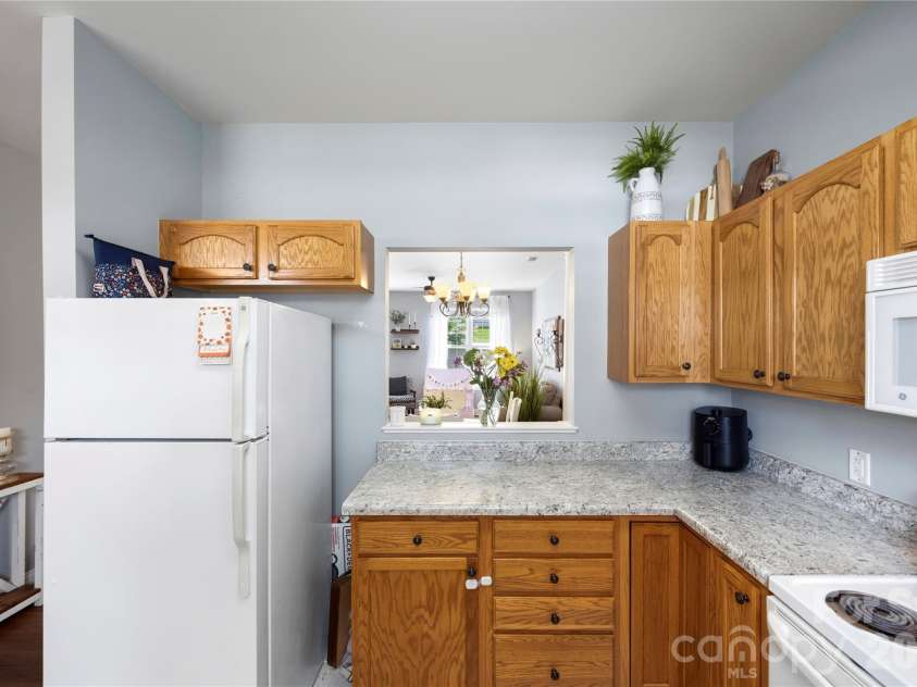 927 Claybrook Circle, Gastonia, NC 28054.  MLS# CAR4377727, YatesRealty ID 38811. 