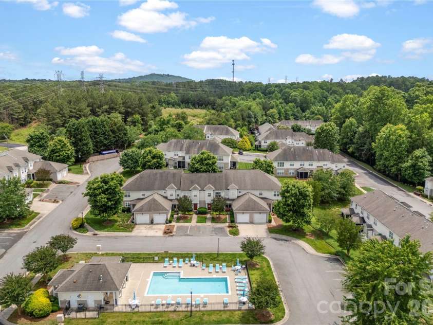 927 Claybrook Circle, Gastonia, NC 28054.  MLS# CAR4377727, YatesRealty ID 38811. 