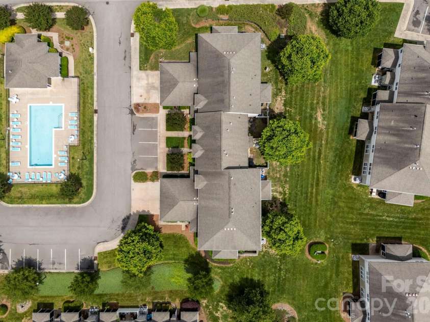 927 Claybrook Circle, Gastonia, NC 28054.  MLS# CAR4408887, YatesRealty ID 38811. 
