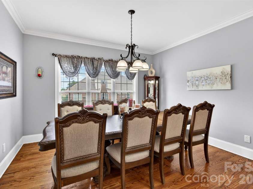 2330 Shiny Leaf Drive, Denver, NC 28037.  MLS# CAR4384279, YatesRealty ID 38812. Eating area in kitchen.