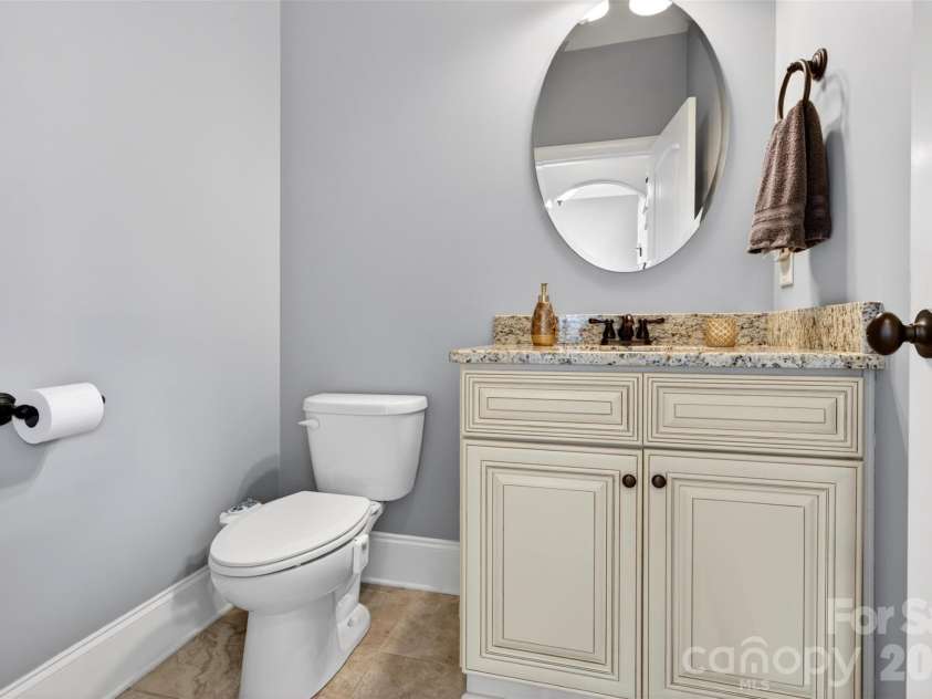 2330 Shiny Leaf Drive, Denver, NC 28037.  MLS# CAR4384279, YatesRealty ID 38812. Half Bath off foyer.