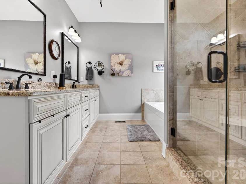 2330 Shiny Leaf Drive, Denver, NC 28037.  MLS# CAR4384279, YatesRealty ID 38812. Primary Bathroom