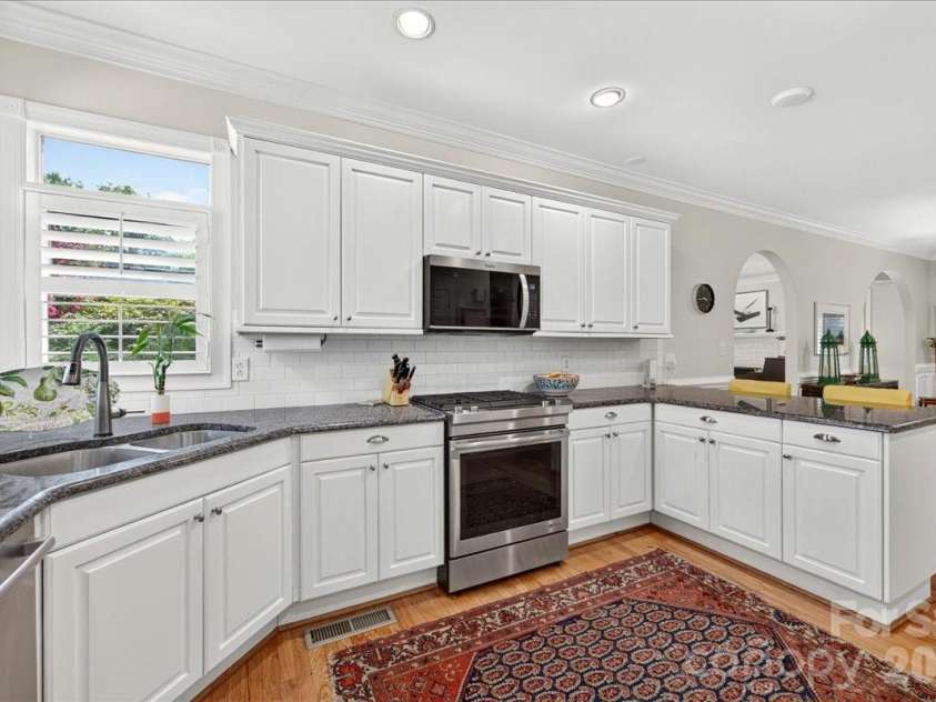 6784 Lynrose Court, Charlotte, NC 28226.  MLS# CAR4392258, YatesRealty ID 38813. 