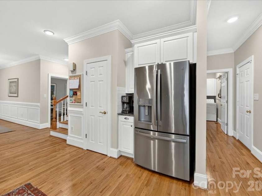 6784 Lynrose Court, Charlotte, NC 28226.  MLS# CAR4392258, YatesRealty ID 38813. 