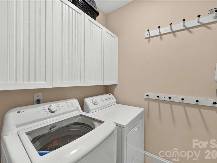 6784 Lynrose Court, Charlotte, NC 28226.  MLS# CAR4392258, YatesRealty ID 38813. 