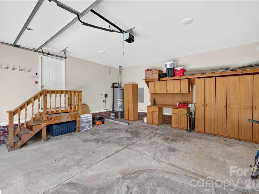 6784 Lynrose Court, Charlotte, NC 28226.  MLS# CAR4392258, YatesRealty ID 38813. 
