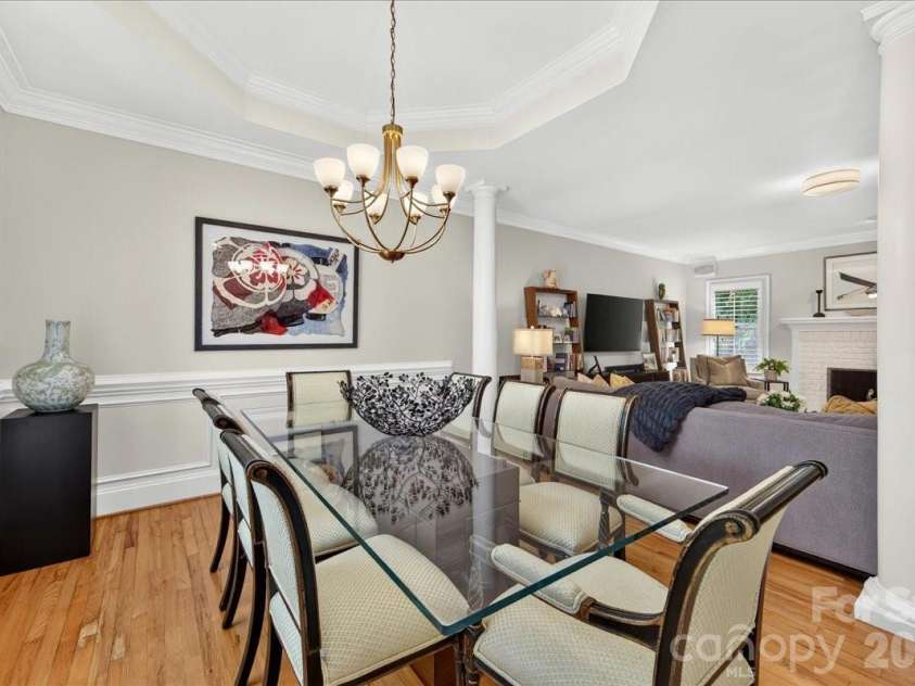 6784 Lynrose Court, Charlotte, NC 28226.  MLS# CAR4392258, YatesRealty ID 38813. Cathedral Ceiling