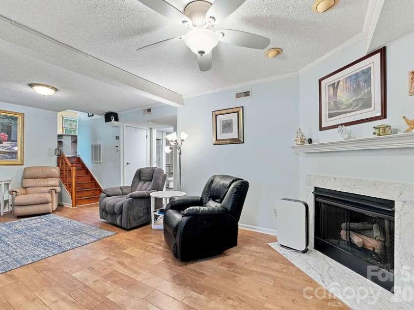 7132 Clear Crossing Lane, Mint Hill, NC 28227.  MLS# CAR4404373, YatesRealty ID 38815. 