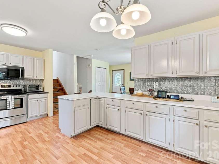 7132 Clear Crossing Lane, Mint Hill, NC 28227.  MLS# CAR4404373, YatesRealty ID 38815. 