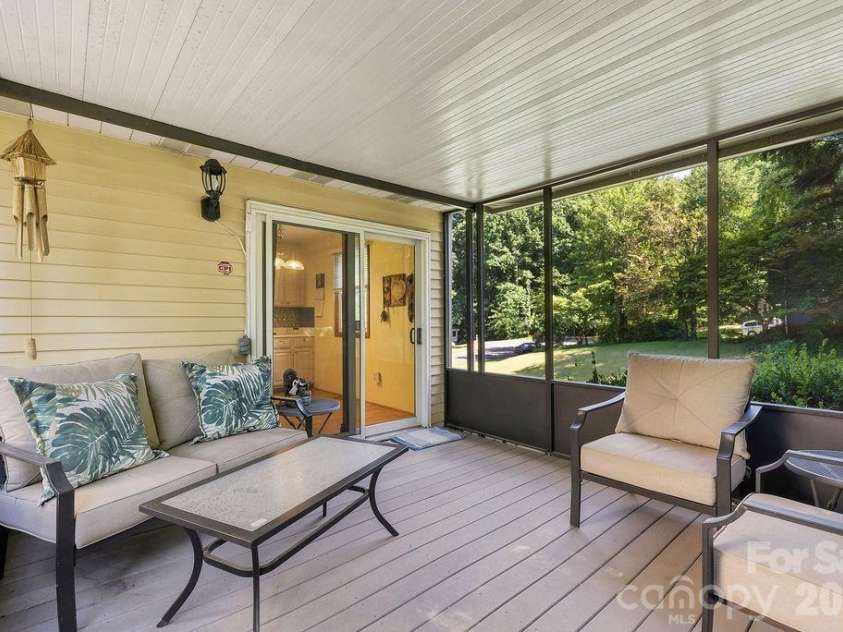 7132 Clear Crossing Lane, Mint Hill, NC 28227.  MLS# CAR4404373, YatesRealty ID 38815. 