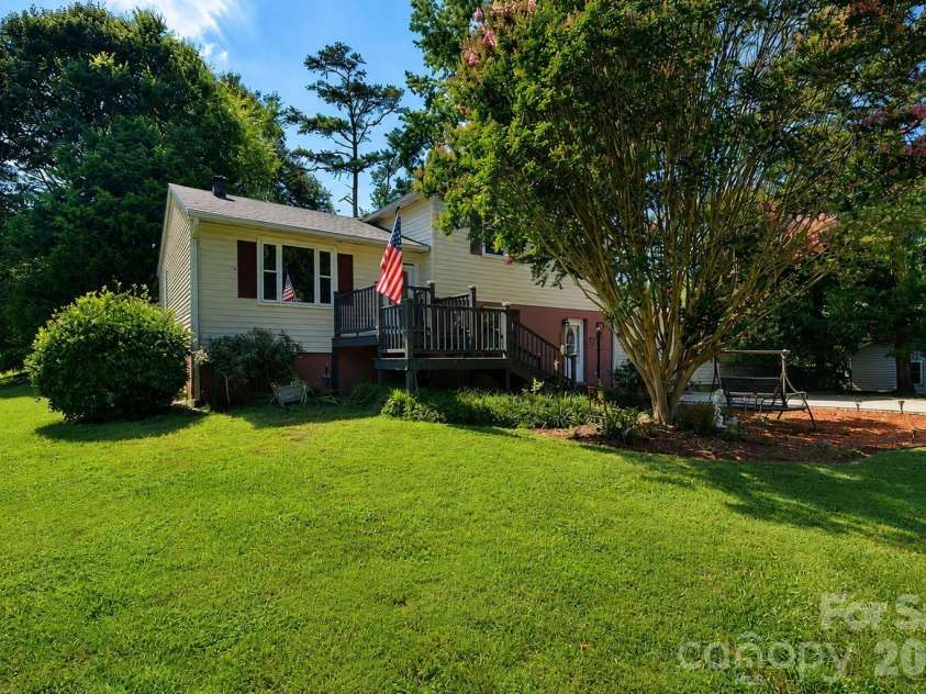 7132 Clear Crossing Lane, Mint Hill, NC 28227.  MLS# CAR4404373, YatesRealty ID 38815. 