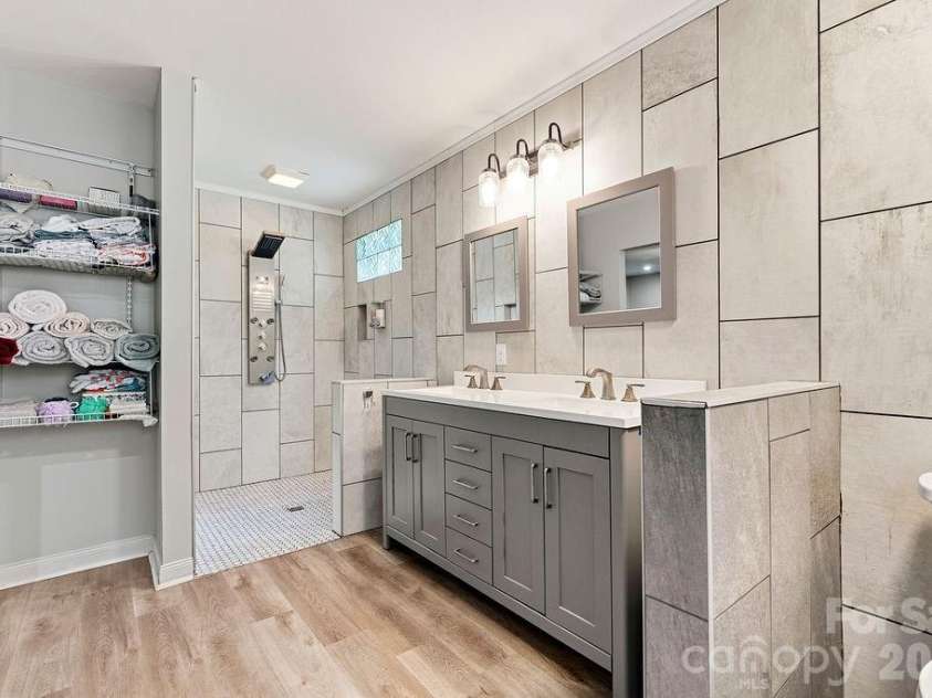 7132 Clear Crossing Lane, Mint Hill, NC 28227.  MLS# CAR4404373, YatesRealty ID 38815. Primary Bathroom Lower Level