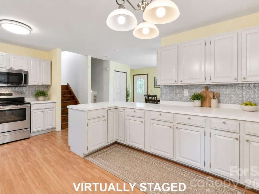 7132 Clear Crossing Lane, Mint Hill, NC 28227.  MLS# CAR4404373, YatesRealty ID 38815. Virtually Staged