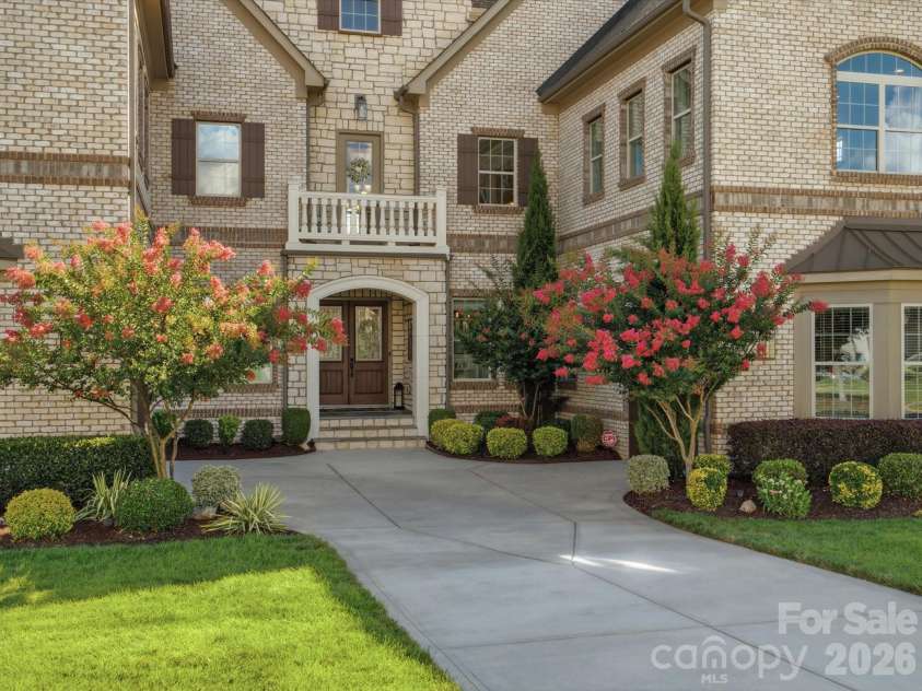 1124 Ladera Drive, Waxhaw, NC 28173.  MLS# CAR4396719, YatesRealty ID 38817. 