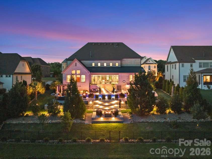 1124 Ladera Drive, Waxhaw, NC 28173.  MLS# CAR4396719, YatesRealty ID 38817. 
