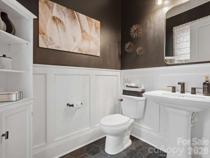 1124 Ladera Drive, Waxhaw, NC 28173.  MLS# CAR4396719, YatesRealty ID 38817. Half Bath on Main