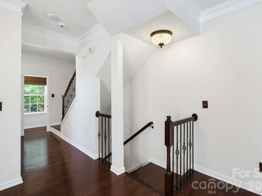 225 Lincoln Street, Charlotte, NC 28203.  MLS# CAR4402085, YatesRealty ID 38818. 