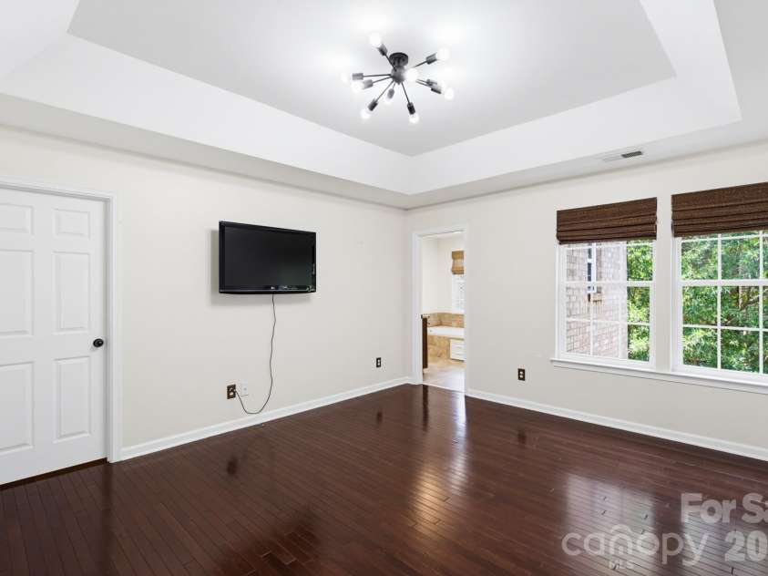 225 Lincoln Street, Charlotte, NC 28203.  MLS# CAR4402085, YatesRealty ID 38818. 