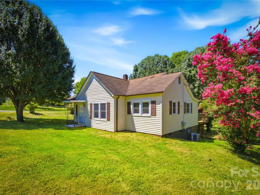 1430 Enola Road, Morganton, NC 28655.  MLS# CAR4404320, YatesRealty ID 38819. 