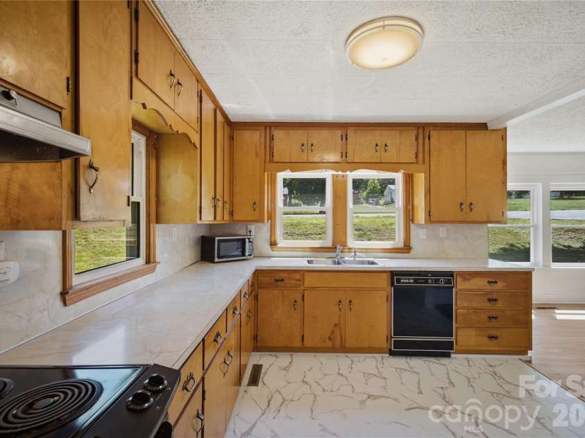 1430 Enola Road, Morganton, NC 28655.  MLS# CAR4404320, YatesRealty ID 38819. 