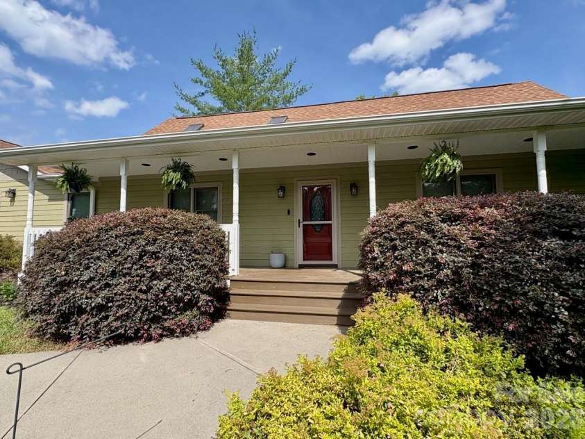 43 Evan Tyler Lane, Horse Shoe, NC 28742.  MLS# CAR4401532, YatesRealty ID 38820. Great Front Porch