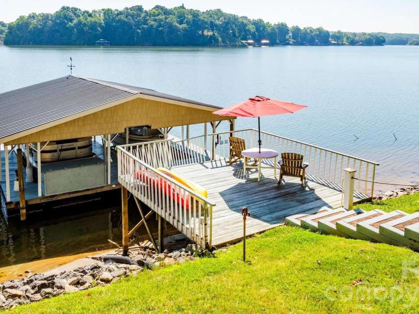 8470 Marina Lane, Catawba, NC 28609.  MLS# CAR4402450, YatesRealty ID 38823. 