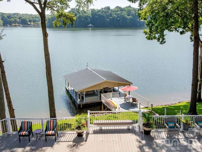 8470 Marina Lane, Catawba, NC 28609.  MLS# CAR4402450, YatesRealty ID 38823. 