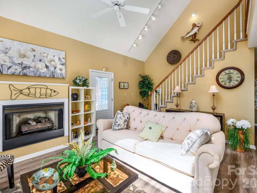 8470 Marina Lane, Catawba, NC 28609.  MLS# CAR4402450, YatesRealty ID 38823. 