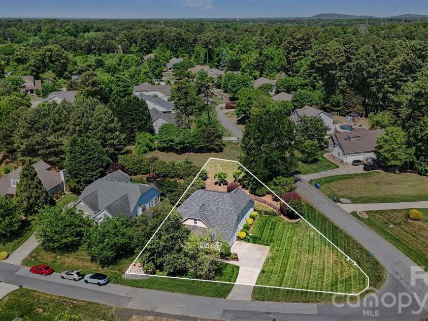 7999 Worth Way, Denver, NC 28037.  MLS# CAR4396901, YatesRealty ID 38824. 