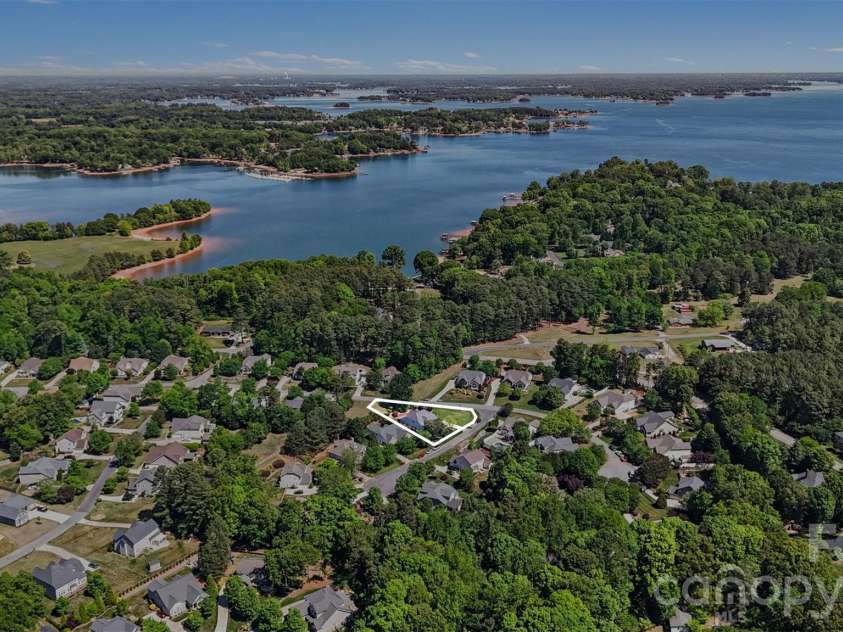 7999 Worth Way, Denver, NC 28037.  MLS# CAR4396901, YatesRealty ID 38824. 