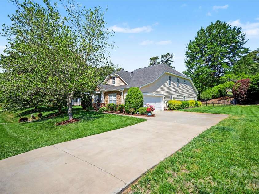7999 Worth Way, Denver, NC 28037.  MLS# CAR4396901, YatesRealty ID 38824. 