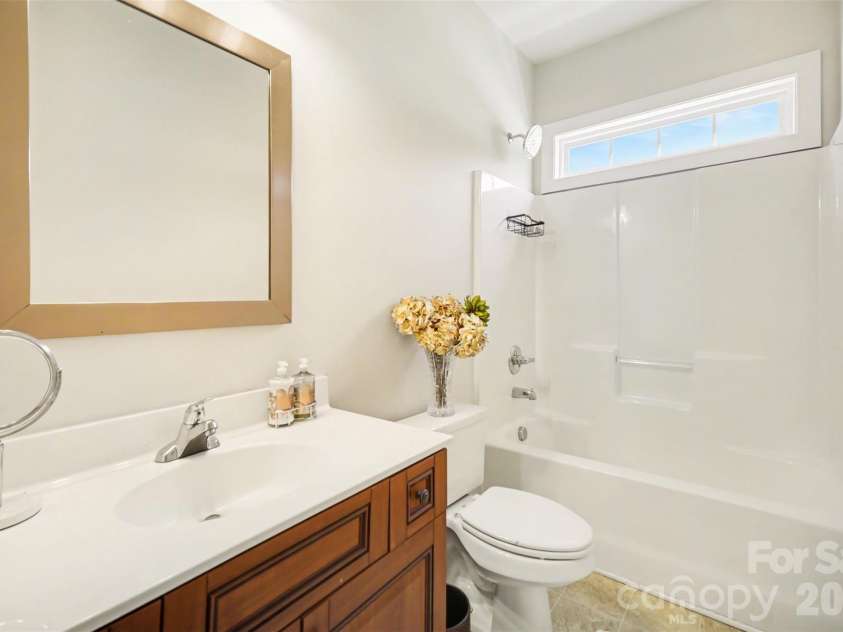 7999 Worth Way, Denver, NC 28037.  MLS# CAR4396901, YatesRealty ID 38824. Lower level bath