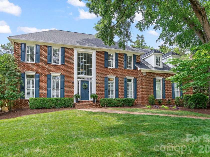 4533 Noras Path Road, Charlotte, NC 28226.  MLS# CAR4396655, YatesRealty ID 38825. 