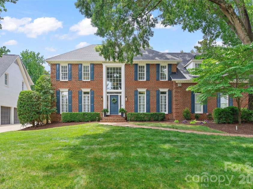 4533 Noras Path Road, Charlotte, NC 28226.  MLS# CAR4396655, YatesRealty ID 38825. 
